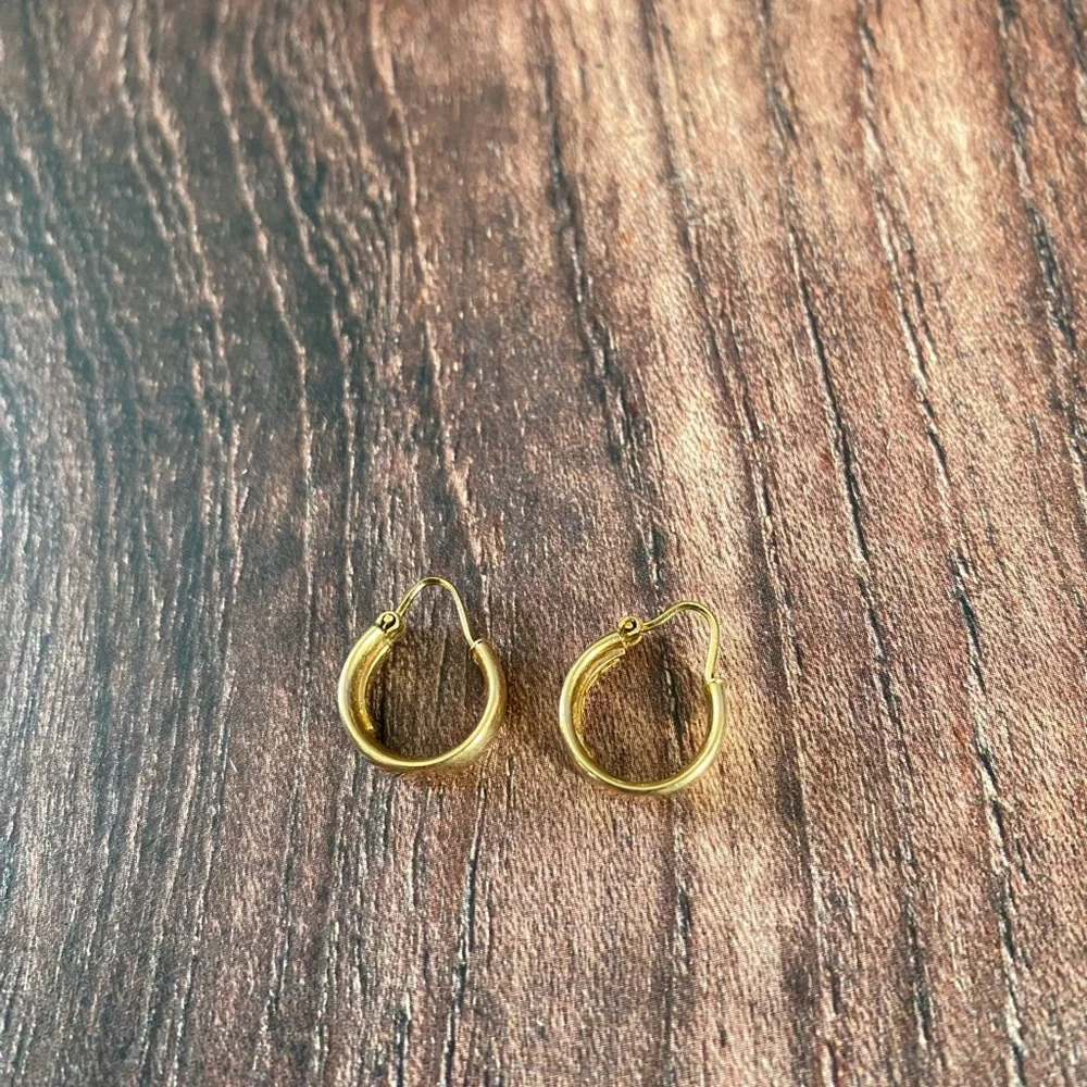 Gold Hoop Earrings - Picture 4 of 5